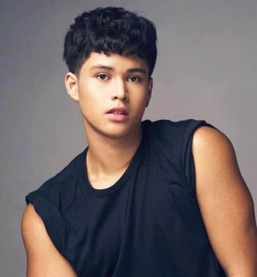 Kyle Echarri New Views
