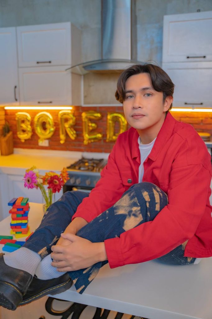 PAOLO SANDEJAS BORED