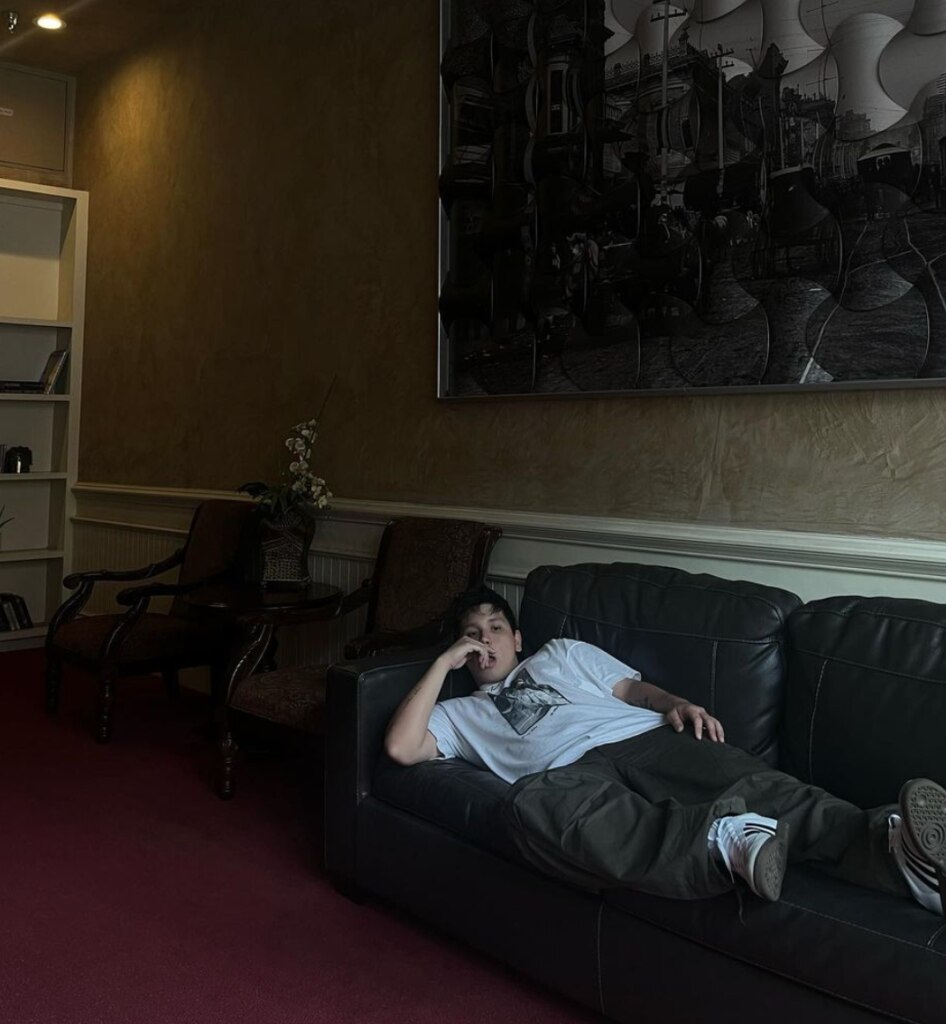 clinton kane couch